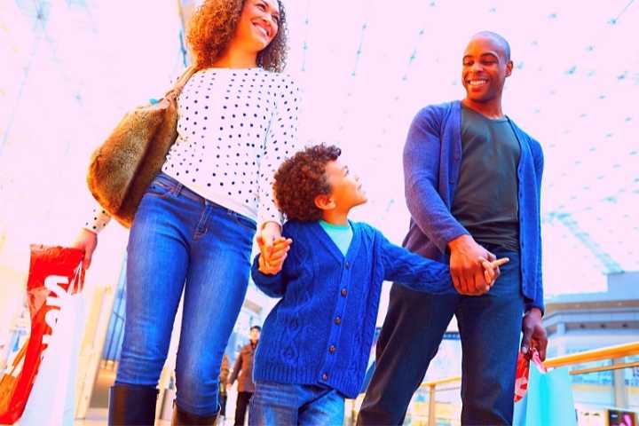 menores de 5 anos não podem viajar sozinhos